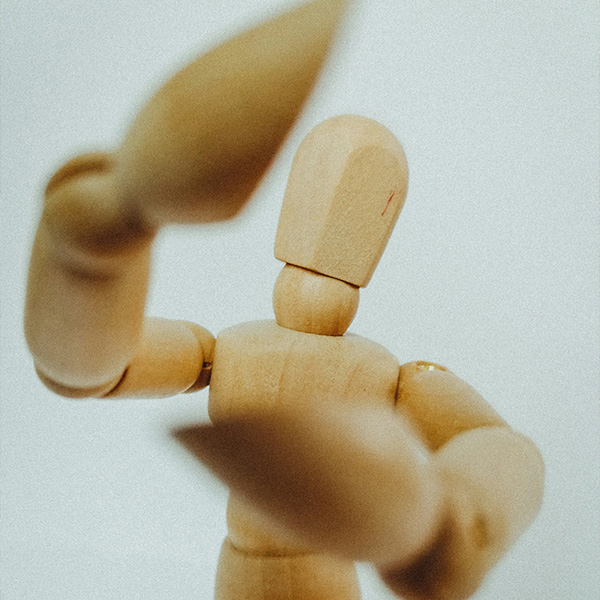 Vold og trusler - model-trædukke