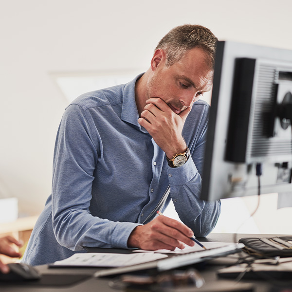 Konsulent fra Human House udfører selvevaluering for ledere